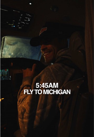 Dustin Lynch Set Before Michigan vs OSU Game