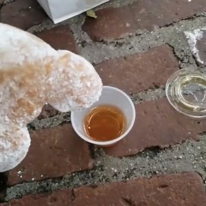*Sound On* Honey...I DO! Beignets are always a great choice to satisfy your sweet tooth! • Since we can’t be inside the Parks we are left with our pics, vids, and memories of our happiest place. To be in New Orleans Square on an October evening? That sounds pretty amazing. *sigh* 🥰😎 | Food At Disneyland