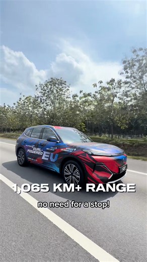Fuel efficiency range — let’s talk numbers 👀 Our hosts break down the fuel consumption and range of the Proton e.MAS 7 PHEV — explained while driving it across Penang, Johor Bahru & back to Shah Alam. #PROTONeMAS #PROTONEV #INSPIRINGCONNECTIONS #PROTONeMAS7PHEV #JourneyThatElectrifies #DualPoweredEV | Proton e.MAS Cars
