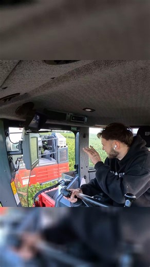 ANDI LUFF on Instagram: "Cruisin down the field 🍃🍇"