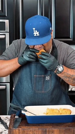 Spicy Mexican cornbread that’s cheesy and hot!