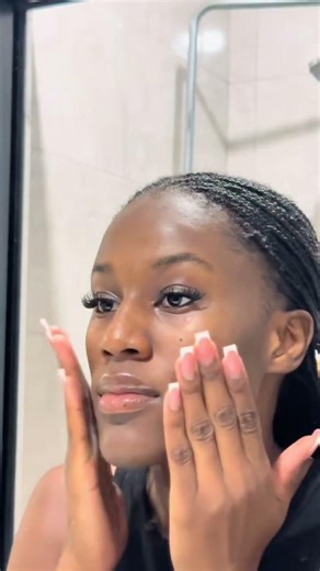 December Diaries ☃️❄️ Here’s my everyday night time routine. I’ve recently started getting over m...