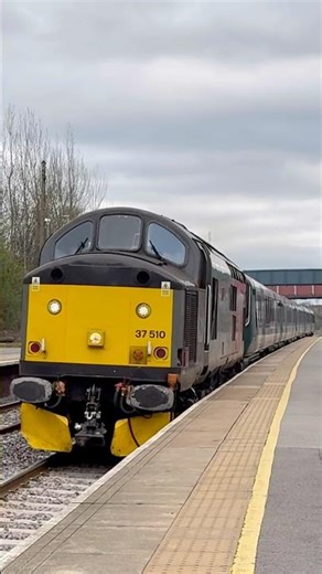 Europhoenix Class 37 37510 through Moorthorpe on a unit drag