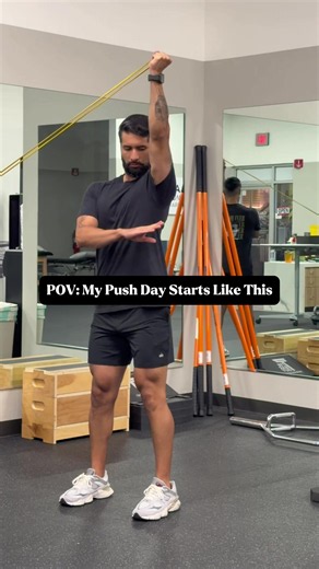 Here’s why my push day starts like this. 👇 I don’t like jumping straight into heavy pressing. As I’ve gotten older and wiser with my training, I’ve realized I perform better when I spend a few minutes preparing for the positions I’ll be loading. Before training chest, I want my shoulders, thoracic spine, and surrounding muscles ready to tolerate positions like horizontal abduction and external rotation. 💪🏾 Here’s what I used today: • ER Uppercut to get the rotator cuff active while encouragin