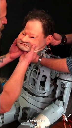 रोबोट को इंसान बना दिया #shortsvideo - YouTube