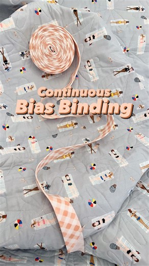 BIAS BINDING 🪄 If you’ve never used this trick for making longgggggg pieces of bias binding tape, you’re missing out! TUTORIAL: 1. Start with a large square, here I used a 30”x30” piece for 360” of 2.5” binding to bind a large quilt but if you’re making single fold binding that’s commonly used for garments you might only want 2” or 1” wide strips and then could start with a smaller square 2. Join the two short ends right sides together using 1/4” seam allowance 3. Draw lines the width of your d