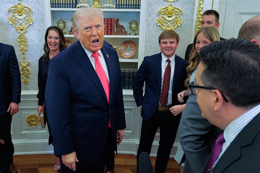 Trump slurs his way through swearing-in of Kristi Noem’s replacement