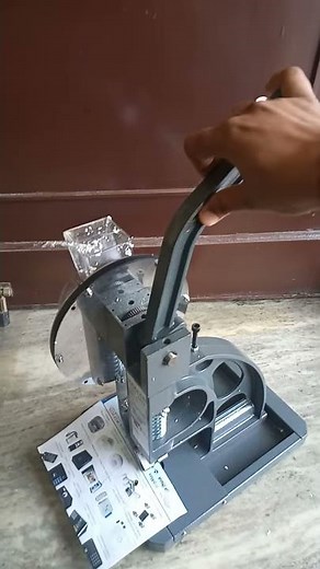 Semi automatic eyelet machine