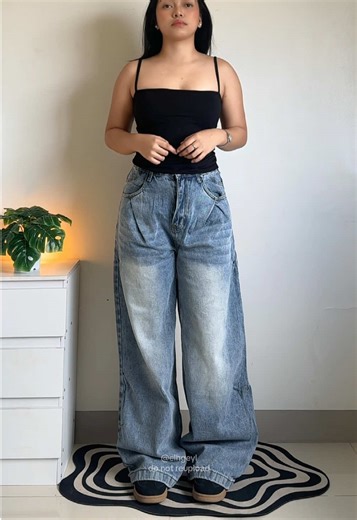 Baggy Denim Jeans: Stylish Outfit Ideas for Men