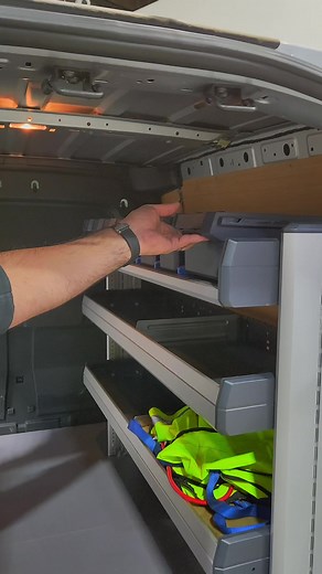 Instalación de estanterías Sortimo en caddy nuevo