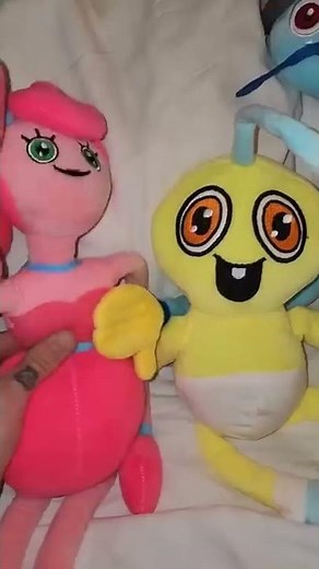 On Vacation with the Long Legs Family and Poppy Playtime Plush!