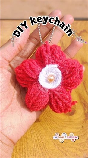 Cute thread keychain // diy keychain #diy #keychain #handmade #woolcraftideas #shorts #craft
