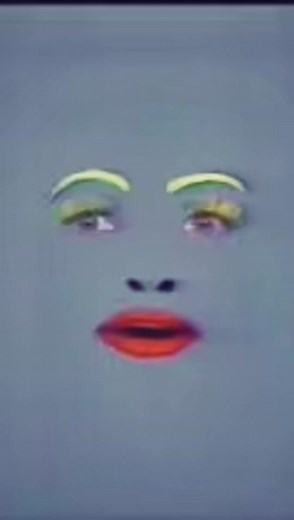 ribbit ribbit 🐸 #vhs #smutmachine #mulligrubs #bluescreen #face #frogs #ribbit #ribbit🍄🐸 #feverdream #nightmare #dream #sound #fyp #fypシ #mouth #terror