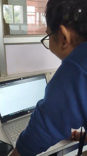 When deadline is near but bugs are nearer 🐞🤡#trendingshorts #codinganderror#shorts #engineeringvibes