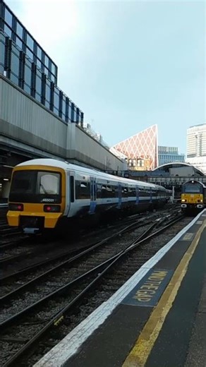Southeastern Class 465 arriving into London Victoria with a tone