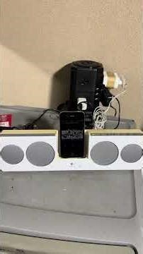 Best budget combo for enjoy music: iPhone 4s + Logitech pure-fi anywhere 2 #iphone4s #audio #music