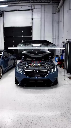 💪Après avoir installé une admission carbone EVENTURI et des échangeurs CSF, finalisez l’esthétique de votre moteur de BMW M5 G90 G99 avec les caches moteur en carbone KARBONIUS disponibles sur SupRcars.fr . 👉Retrouvez nos produits sur www.suprcars.fr 👉Livraison & Installation dans toute la France 👉 30 Centres d’installation 👉Paiement sécurisé en 3 ou 4 fois par CB #suprcars #karbonius #france #carbone #m5g90 | SupRcars