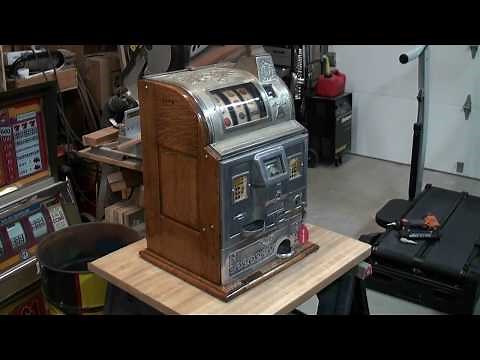 1920s Jennings Slot Machine - How to Remove Mechanism from Case
