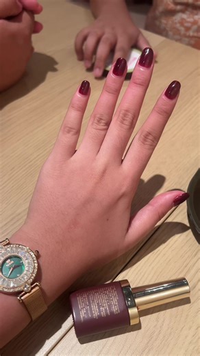 Exploring Gel Polish Techniques for Perfect Nails