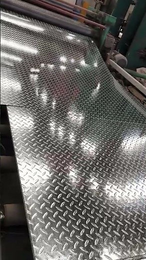 ⬢ GALVANIZED CHECKERED PLATE – Safety Meets Durability!