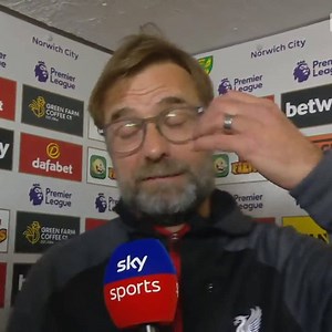"He has looked very good in training" Jurgen Klopp explains his team selection at a windy Carrow Road 📱 Watch Norwich v Liverpool now live on Sky Sports PL or follow here: trib.al/vqnRHIW | Sky Sports Football