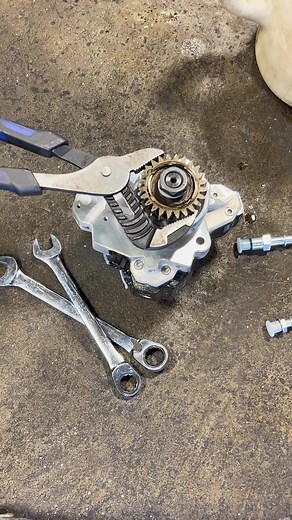 Diesel Every Day 🛠️ (@diesel_every_day)’s videos with Intro - The xx