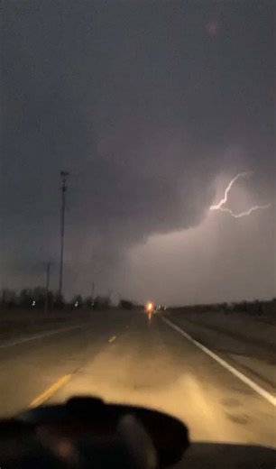 Annawan, Illinois tornado as it crossed right in front of us!🌪️🫡 (2/27/24) #weather #weathertok #storms #tornado #illinois