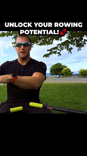 Hand position for sculling on the recovery at the cross-over #rowing #sculling #rowingclub | Decent Rowing