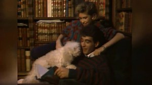 "Ay Amor" La primera balada Pop de Flans de su álbum homónimo debut en 1985 alcanzando los primeros lugares de popularidad entre 1985-1986 , después de "Bazar" , "No Controles" y "Me Gusta Ser Sonrisa". Cantantes como Nicho Hinojosa y Thalía la han interpretado, siendo la de Flans la más exitosa y única. | Flans