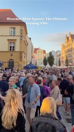 DANCING IN WROCLAW #poland #polska #lato#vacation #rynek #europe #indianinpoland