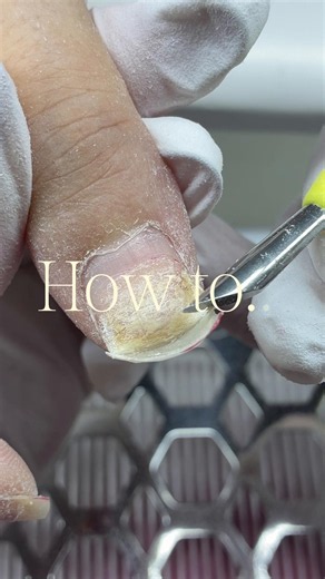 Disastro sulle unghie? Tutorial per sistemare tutto con il dual form