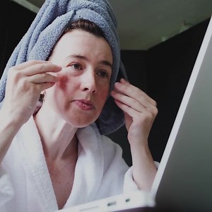 The cold, hard truth about icing your face. | Savoir Flair