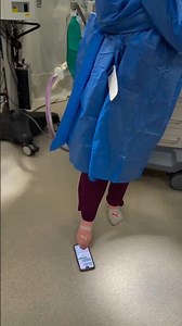 How Sterile Surgeons Use Phones #goodtoknow #educational #goodtoknow #vet #medicine #funfacts #hacks