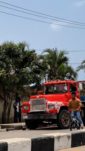 Emmanuel Ebuka | This truck was almost my height 😅 - - #bmx #bikelife #reels #vibes #streetstyle #bike #motivation #goodvibes #instagram #explorepage✨ | Instagram