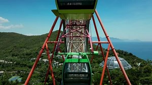 Vietnam Nha Trang Vinpearl Side View Ferris Wheel Cabin Vinpearl