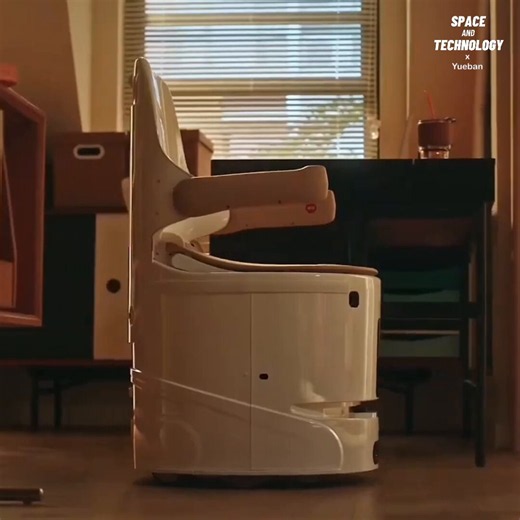 Chinese company Yueban has unveiled Xiaoban, a self-driving toilet robot designed for elderly and mobility-impaired users. It can move to a person's bedside on its own and features odor control and self-cleaning. After use, it returns to a docking station where it disposes of waste, cleans itself, refills fresh water, and recharges.