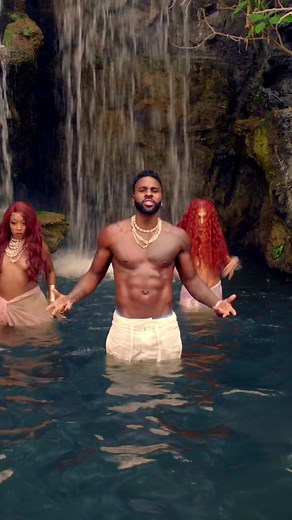 #Acapulco video out now 🐍