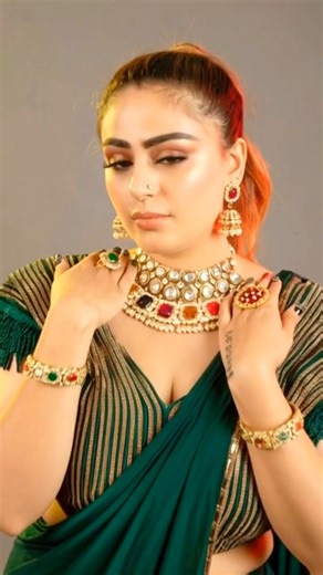 Beautiful Woman Dancing on “Aaja Ve Mahi” ❤️✨