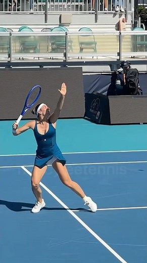 Overhead Smash Footwork - Marta Kostyuk Slow Mo #overhead #forehand #slowmotion #smash #tennistech