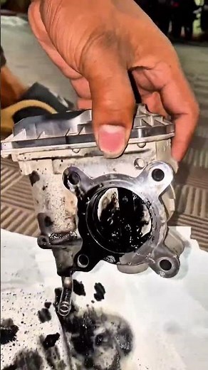How to Clean Throttle Body Like a Pro #AutoRepair #DIYGuide #Shorts