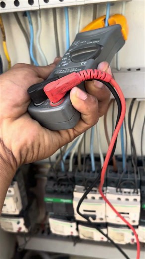 How to Check Current Motor 2.2kW | Easy Clamp Meter Guide