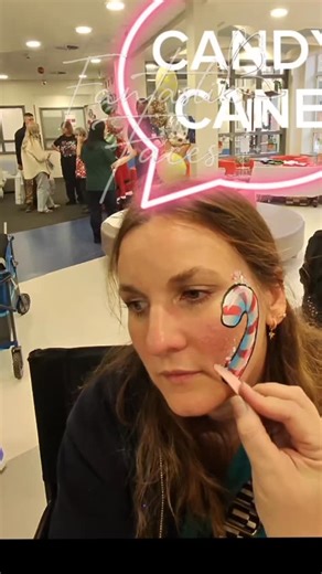 Watch me paint a 3D candy cane. Using a filbert brush and a onestroke you can create the body of the candy cane in one stroke!!! I'd love to see your onestroke candy canes!! Using @gtxfacepaint #3DMakeup #3dartwork #realism #CandyCane #candycane #christmas #christmasart #faceart #facepaint #facepainteraofinstagram #instaart #instadaily #ReelsUK #reels #xmas #FacePaintInspiration | Fantastik Faces