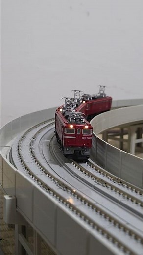 初登板となる運転会に向けてED75三重連による試運転