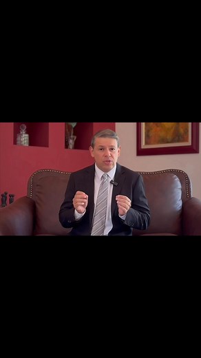 La disciplina no es rigidez; es el camino silencioso hacia la excelencia. Crecí aprendiendo que el esfuerzo, la fe y el amor por lo que hacemos son la base para alcanzar cualquier objetivo. Aprendí que si alguien ya lo logró, yo puedo hacerlo también; si nadie lo ha hecho aún, puedo ser el primero. Todo con la guía y propósito de Dios, y con los valores que mi familia me enseñó. | Benjamín Gutiérrez