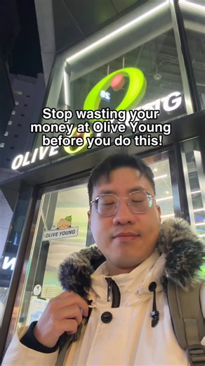 Jason Ng👨‍👦📸 Daddy & Son Adventures on Instagram: "FREE super detailed skin analysis at Olive Young in Seoul!👩‍⚕️🧴 A skincare consultant will take measurements of your face, explain your skin type and the 6 key skin characteristics, then customise a routine just for you! They only recommend products THAT YOU NEED so you can stop wasting your money! You can find the recommended products around the store or if you are feeling lazy, just bring your “cheat sheet” to the staff and they will help