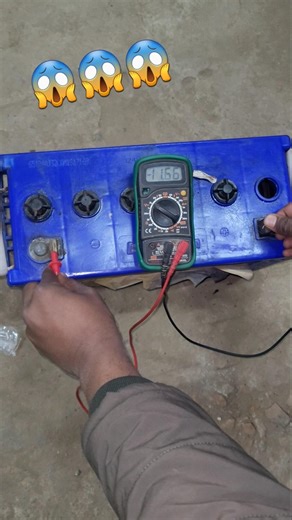 Battery Voltage Check Kaise Karte Hain - Testing Battery Voltage