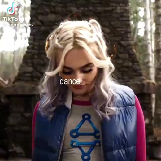 Addison Wells on Instagram: "Dance Break Yall. come join uss"