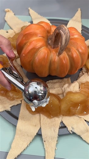 best way to make apple pie🍂 #deliciousfood #falltreats #easyrecipes #desserts #applepie #fallvibes | Jacky’s Kitchen