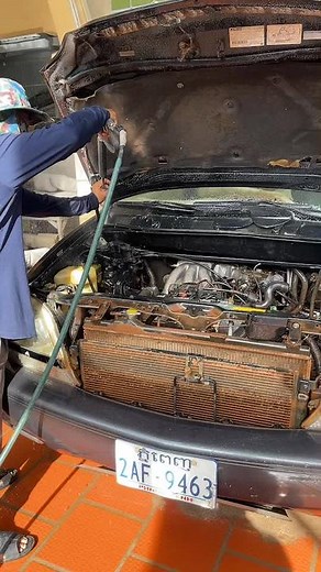 How to Clean Your Car Engine Efficiently