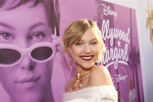 'AGT' Winner Grace VanderWaal Mourns Her Mother's Death